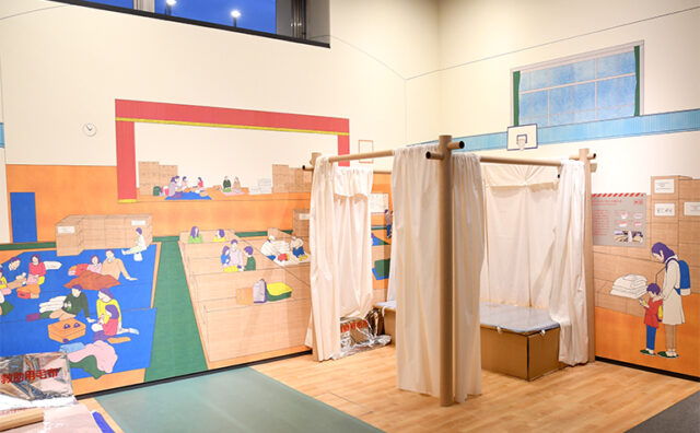 ACROSが企画展「フェーズフリーを進めよう！」にて展示中